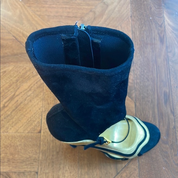 Prada Gold & Suede heels - Picture 9 of 15